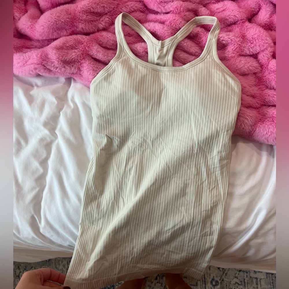 Lululemon tank